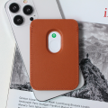 Torbica Leather Magsafe Pocket za iPhone 14 braon